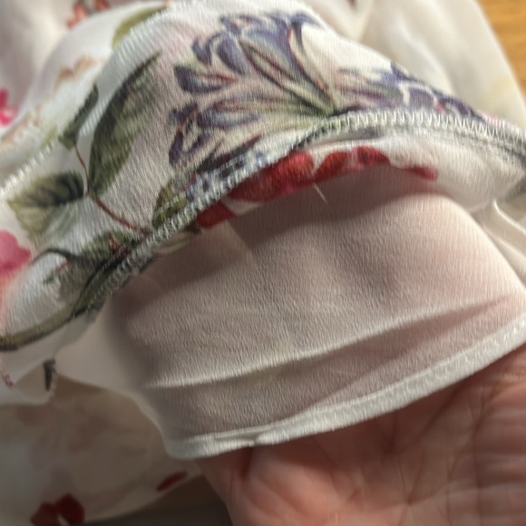 NWOT Nicholas- Silk Floral Blouse. Size US 8 - Picture 8 of 8